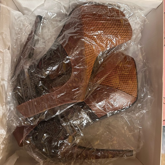 Jeffrey  Campbell size: 8 - Picture 4 of 10